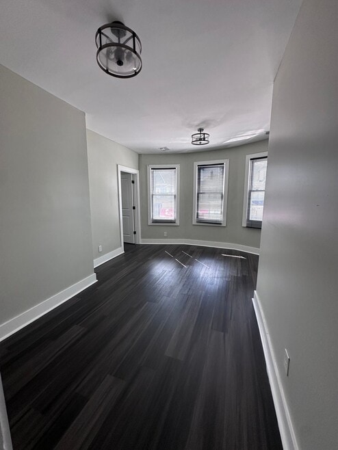 Building Photo - 154 Sanford St