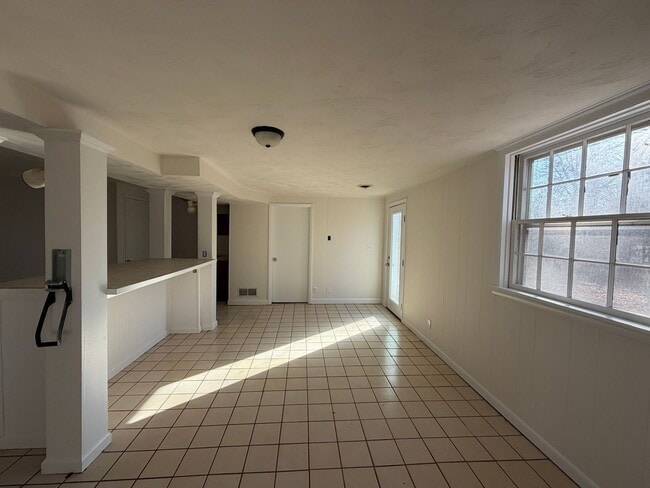 Building Photo - 415 Carrsbrook Dr