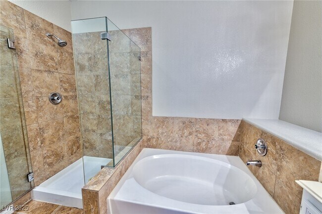 Building Photo - 2201 Ramsgate Dr