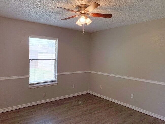 Building Photo - 3 Bed 2 bath Lubbock ISD