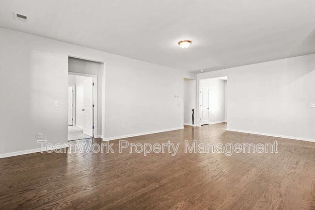 Building Photo - 214 Mercator Dr