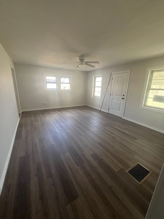 Building Photo - Remodeled Home