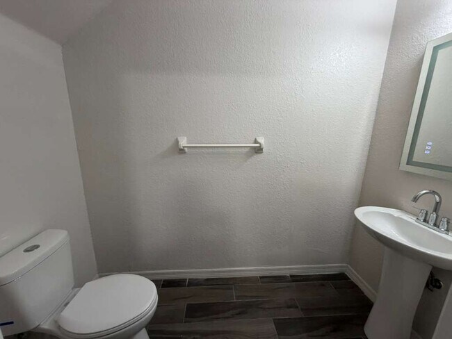 Building Photo - 2019 Claudia Ln