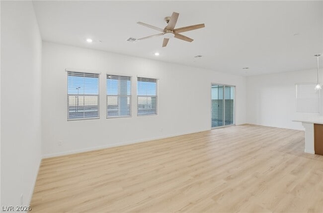 Building Photo - 552 Parkwind Ln