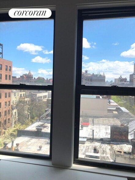 Building Photo - 175 W 76th St