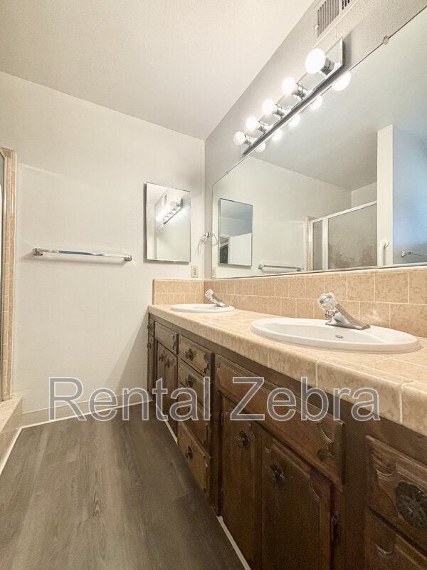 Building Photo - 646 Grambling Ct