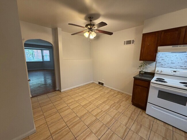 Building Photo - 312 E 83rd St