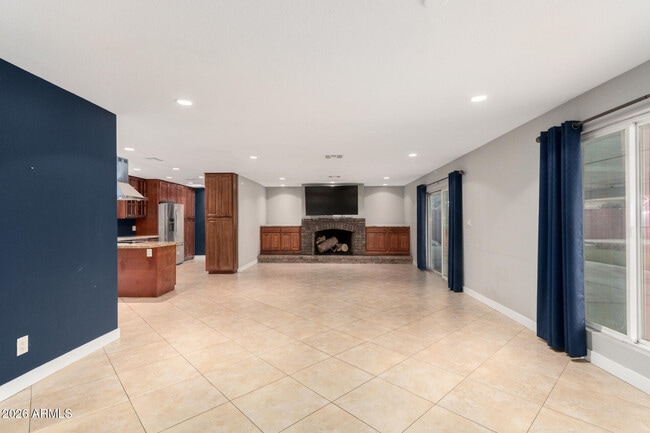 Building Photo - 4503 W Loma Ln