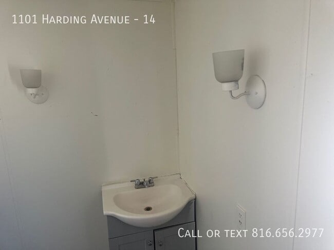 Building Photo - Mobile Home For Rent