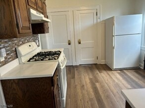 Building Photo - 136 Carlton Ave