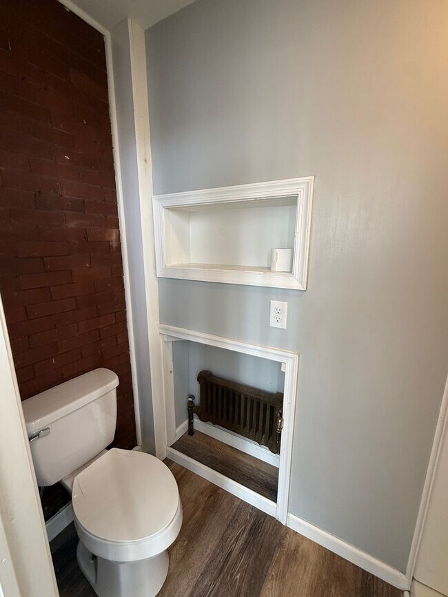 Building Photo - 49 W Commerce St