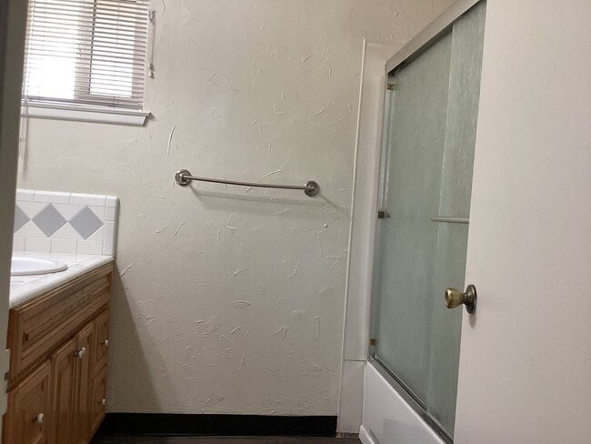 Building Photo - 487 W San Jose Ave