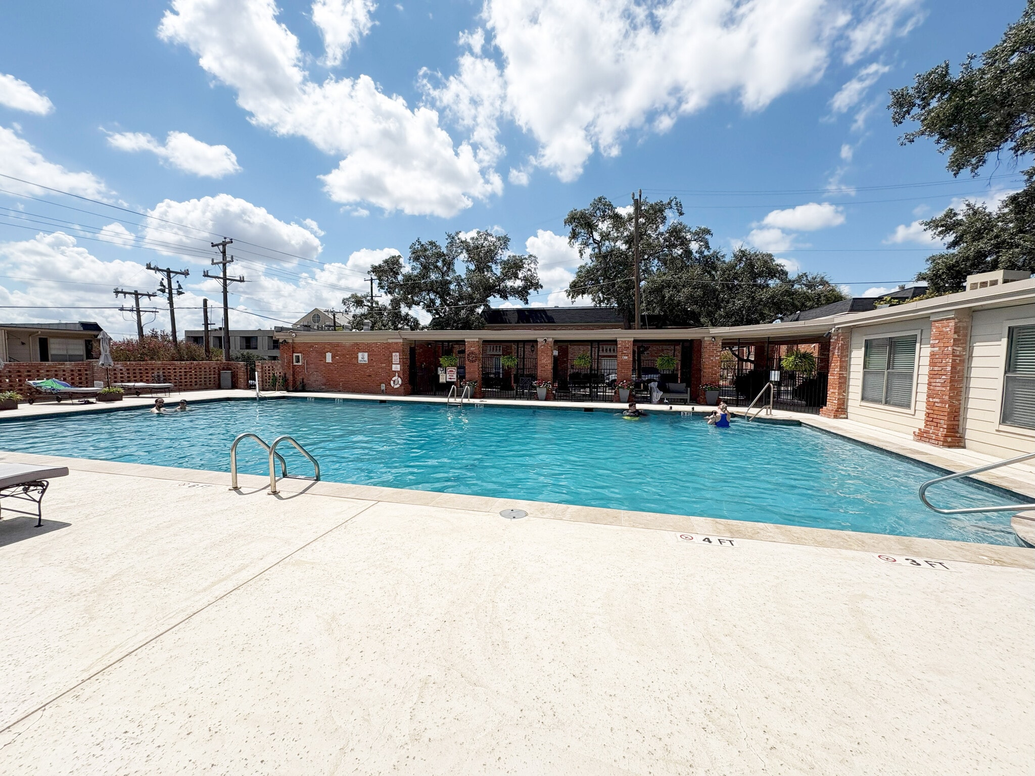 Swimming pool - 7500 Callaghan Rd