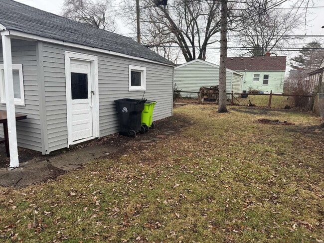 Building Photo - 28319 Maple St