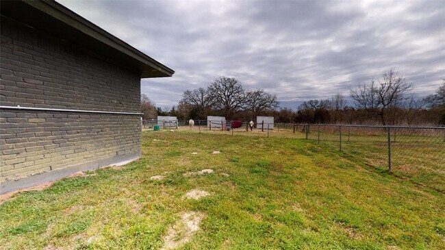 Building Photo - 16567 Farm to Market Rd 2154