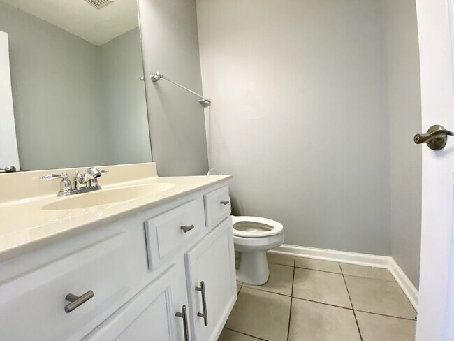 Building Photo - Four Bedroom Home Available in Edgefield!