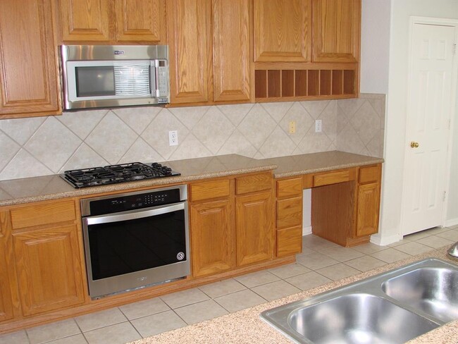 Building Photo - 22434 Cascade Springs Dr