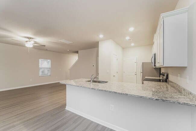 Building Photo - 8050 Moose Crk Dr