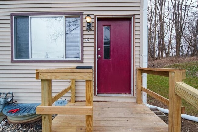 Building Photo - 69 Ives Ct
