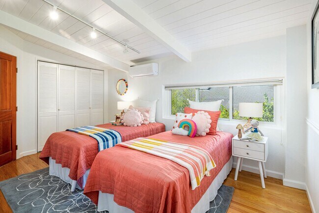 Building Photo - Wonderful Rockridge Home for Lease