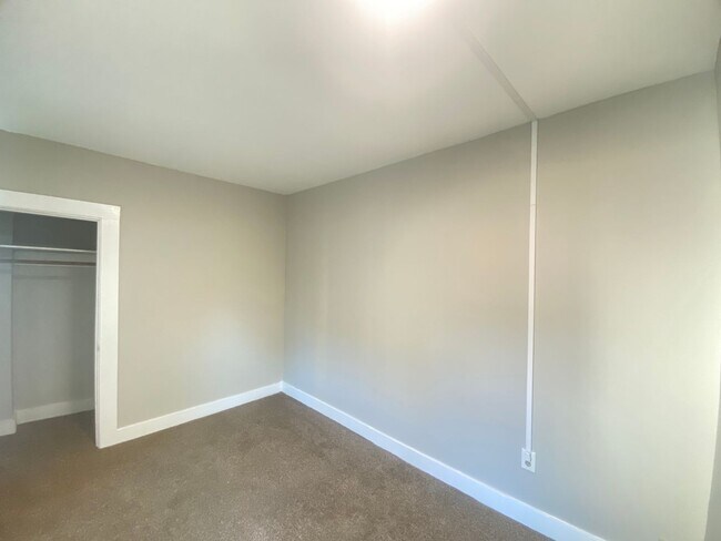 Building Photo - 7 Commercial St