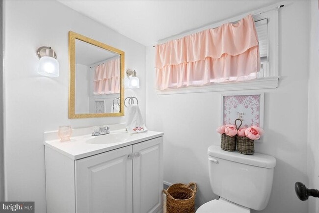 Building Photo - 208 N Lancaster Ave