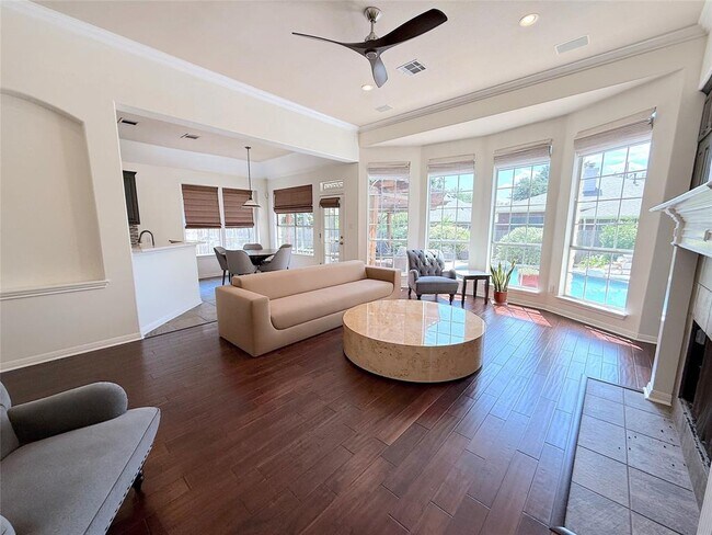 Building Photo - 14936 Thatcher Dr