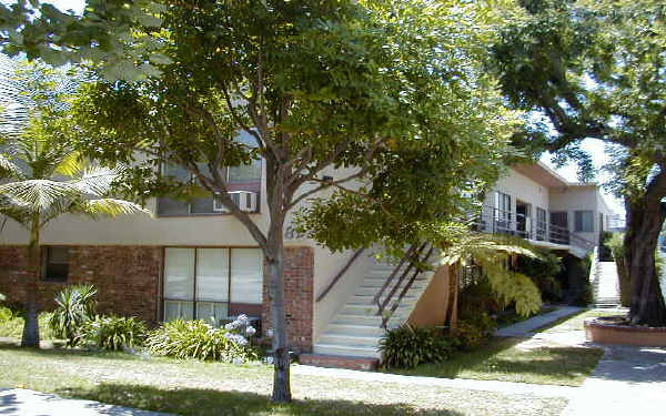 Building Photo - 677-681 S Marengo Ave