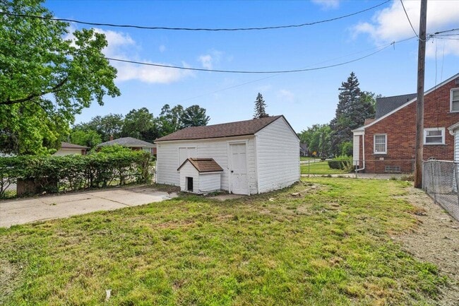 Building Photo - 19953 Regent Dr