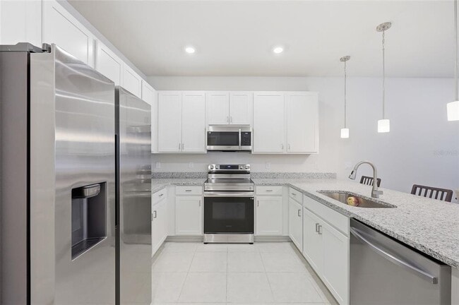 Building Photo - 6917 Five Oaks Dr