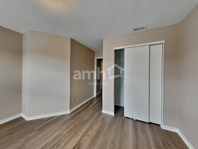 Building Photo - 2954 Hearthside Dr