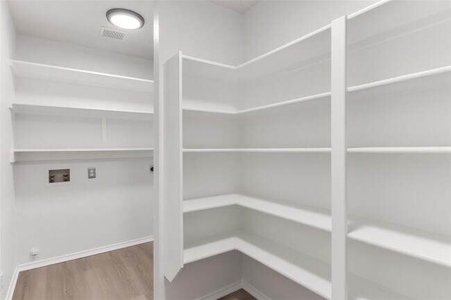Building Photo - 16816 Dorman Dr