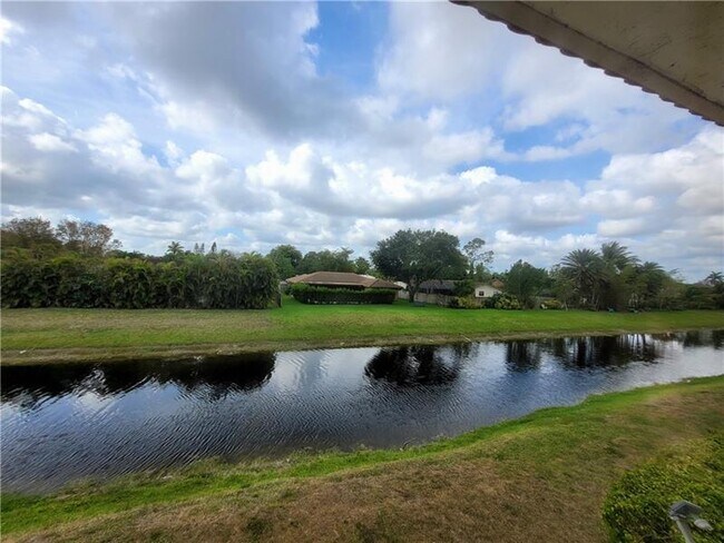 Building Photo - 11096 Royal Palm Blvd