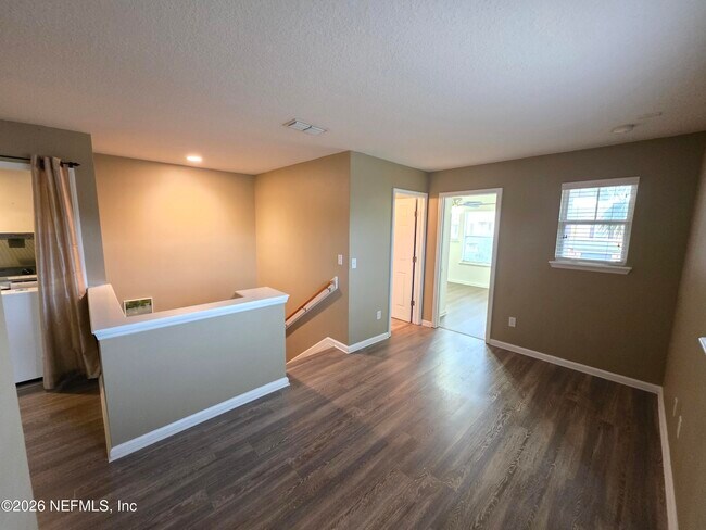 Building Photo - 104 Crete Ct