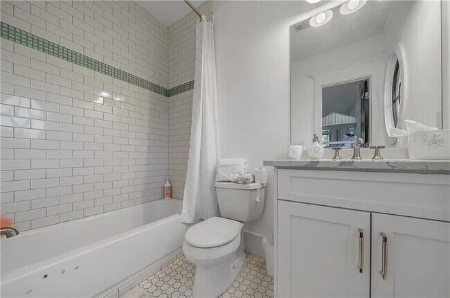 Building Photo - 1812 Wellbourne Dr NE
