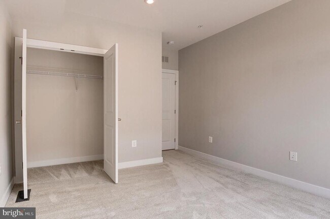 Building Photo - 1743 Dunnington Pl