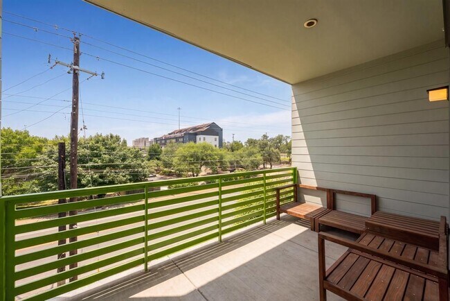 Building Photo - 4004 Banister Ln
