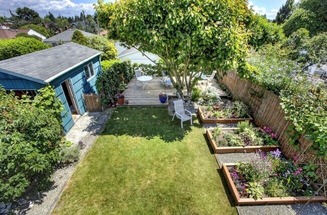 Building Photo - Stunning 3bed/3.5bath Brick Home in Ballard!