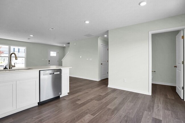 Building Photo - Stunning 4-Bedroom Home in New Constructio...