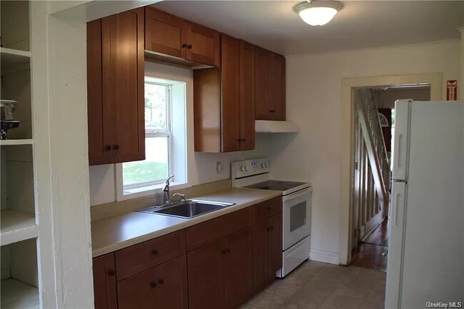 Building Photo - 35 S Chestnut St