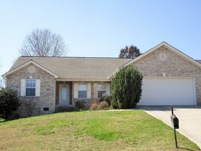 Primary Photo - 3 BEDROOM, 3 BATH RANCHER IN NORTHWEST KNOX