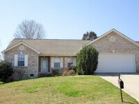 Building Photo - 3 BEDROOM, 3 BATH RANCHER IN NORTHWEST KNOX