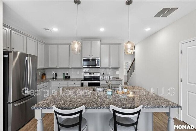 Building Photo - 110 Greenview Ct