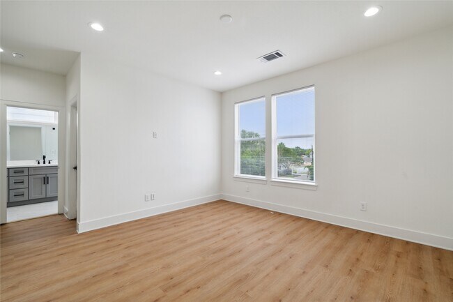 Building Photo - 4631 Balkin St