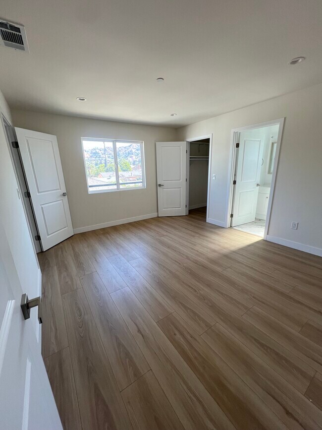 Building Photo - 7622 Arcola Ave