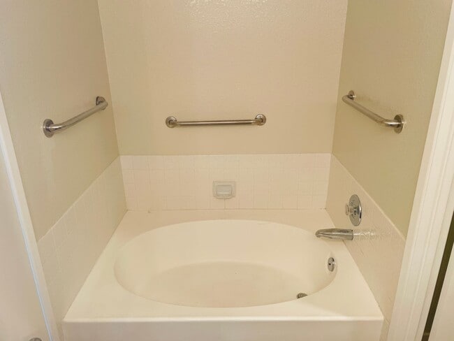 Building Photo - Wonderful 3 Bed 2.5 Bath Townhouse In Mountain View. Beautiful Vinyl Plank Flooring Installed Thr...