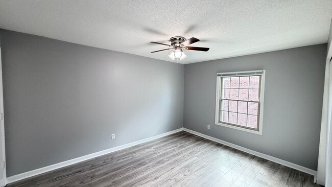 Building Photo - Timeless Charm Meets Modern Living — A 2BD/2BA Casselberry Gem You’ll Fall In Love With! WASHER &...