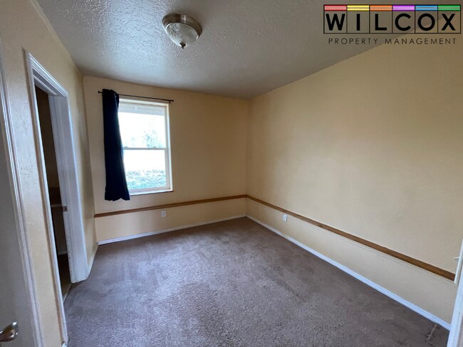 Building Photo - Charming 2-Bedroom Home Steps from Local Conveniences