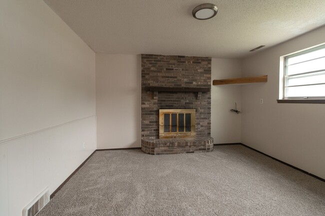 Building Photo - 1584-1586 Sonora Dr