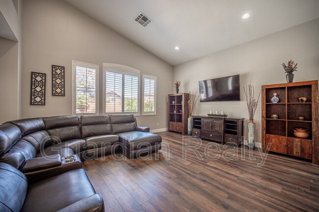 Building Photo - 11112 Pine Greens Ct